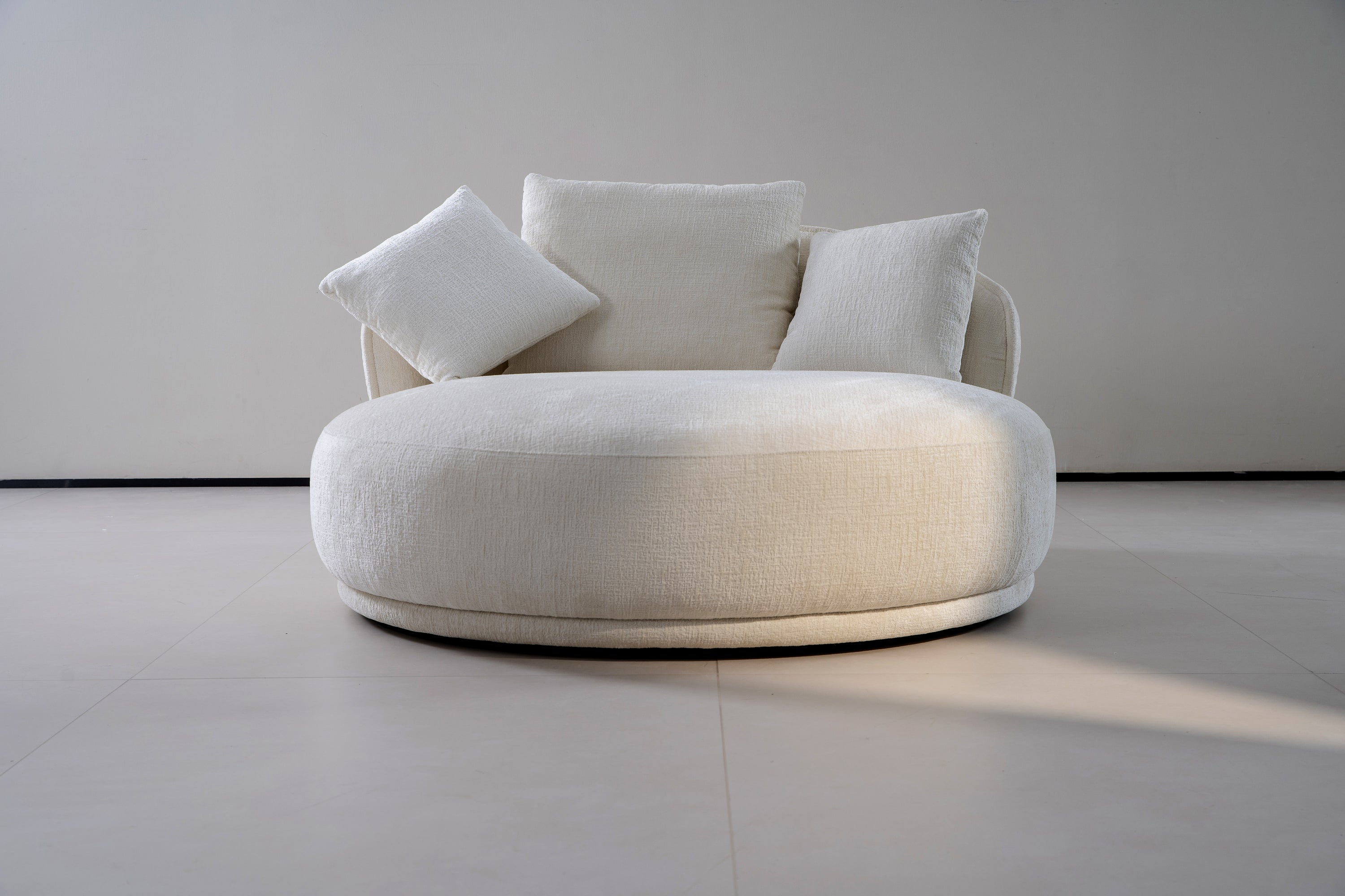 Love Seat / Daybed – Soft Curve Design