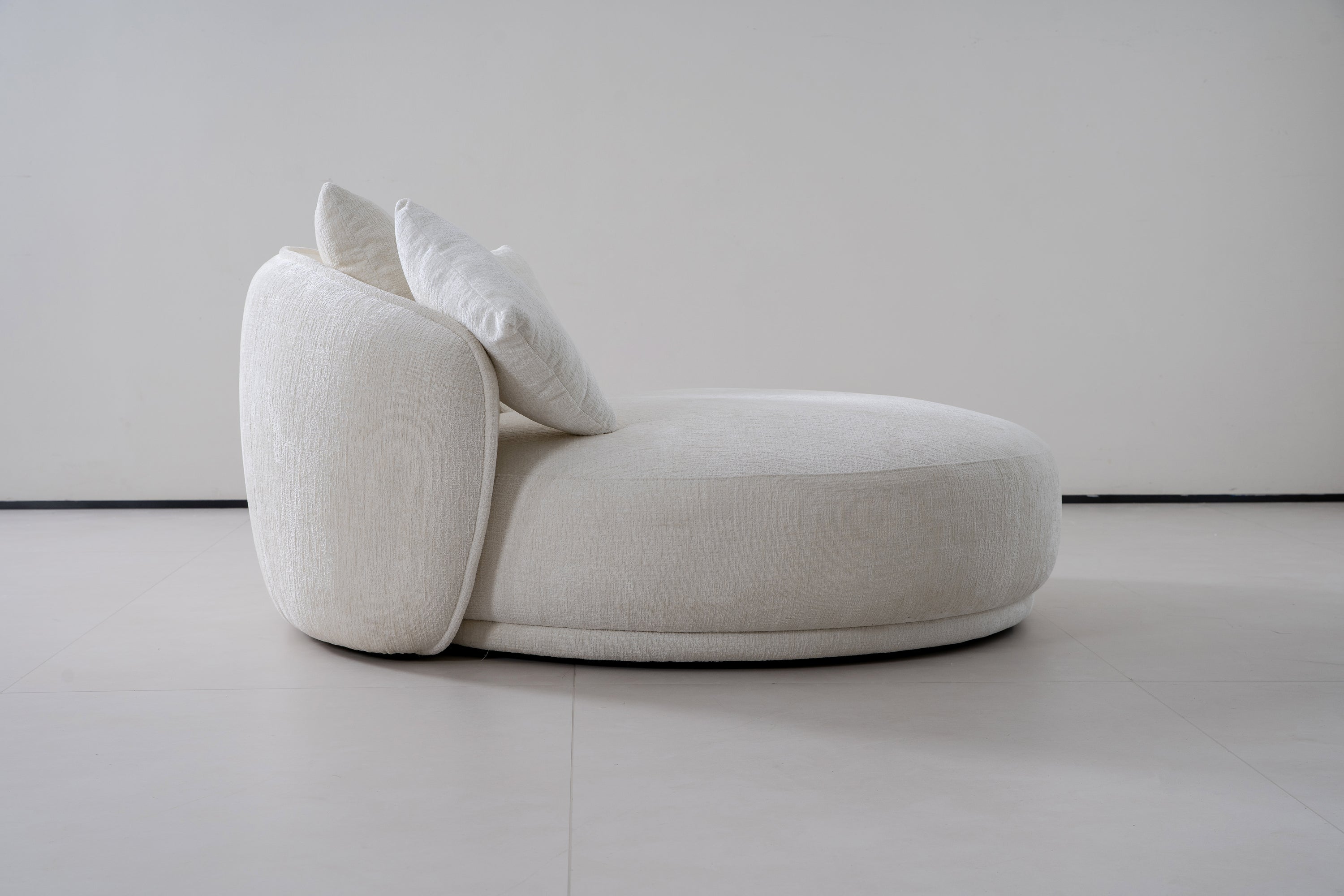 Love Seat / Daybed – Soft Curve Design