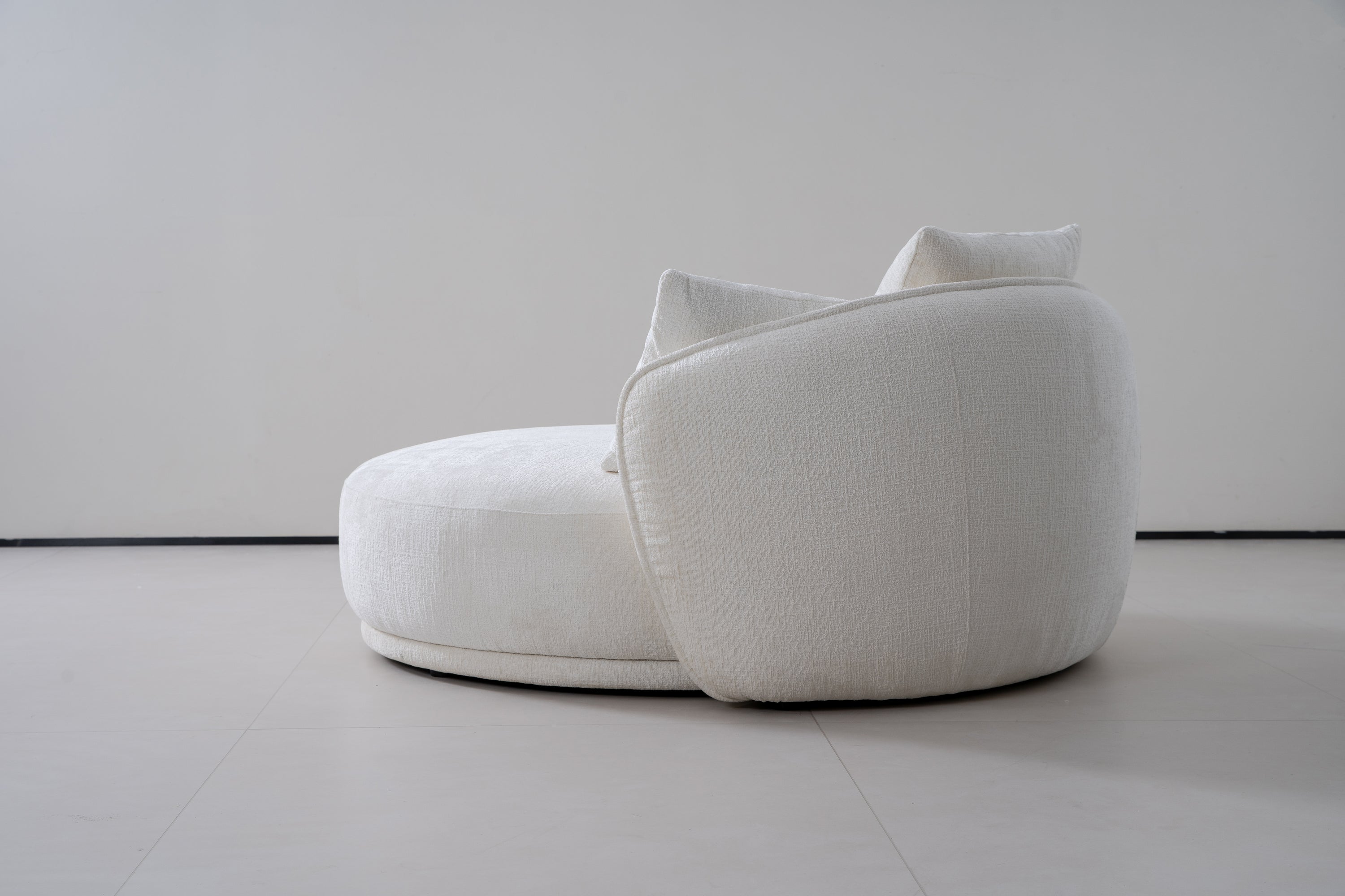 Love Seat / Daybed – Soft Curve Design