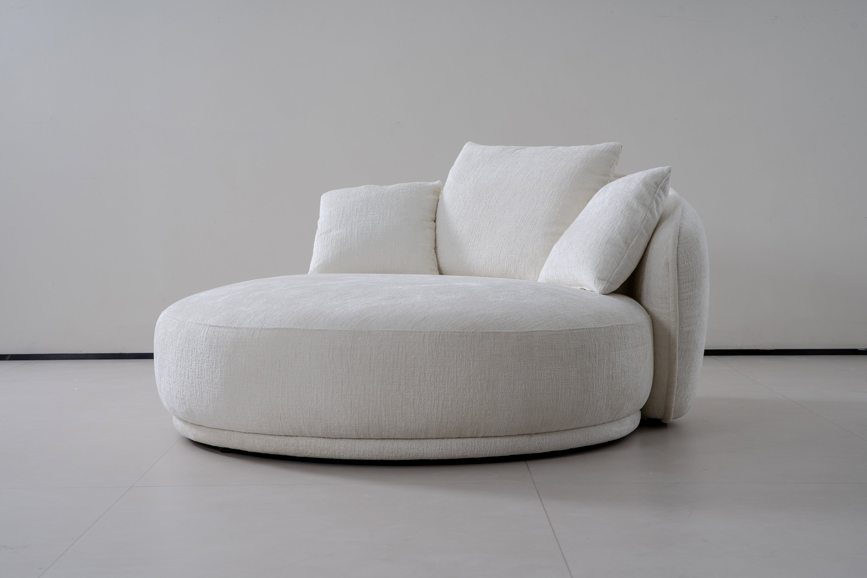 Love Seat / Daybed – Soft Curve Design
