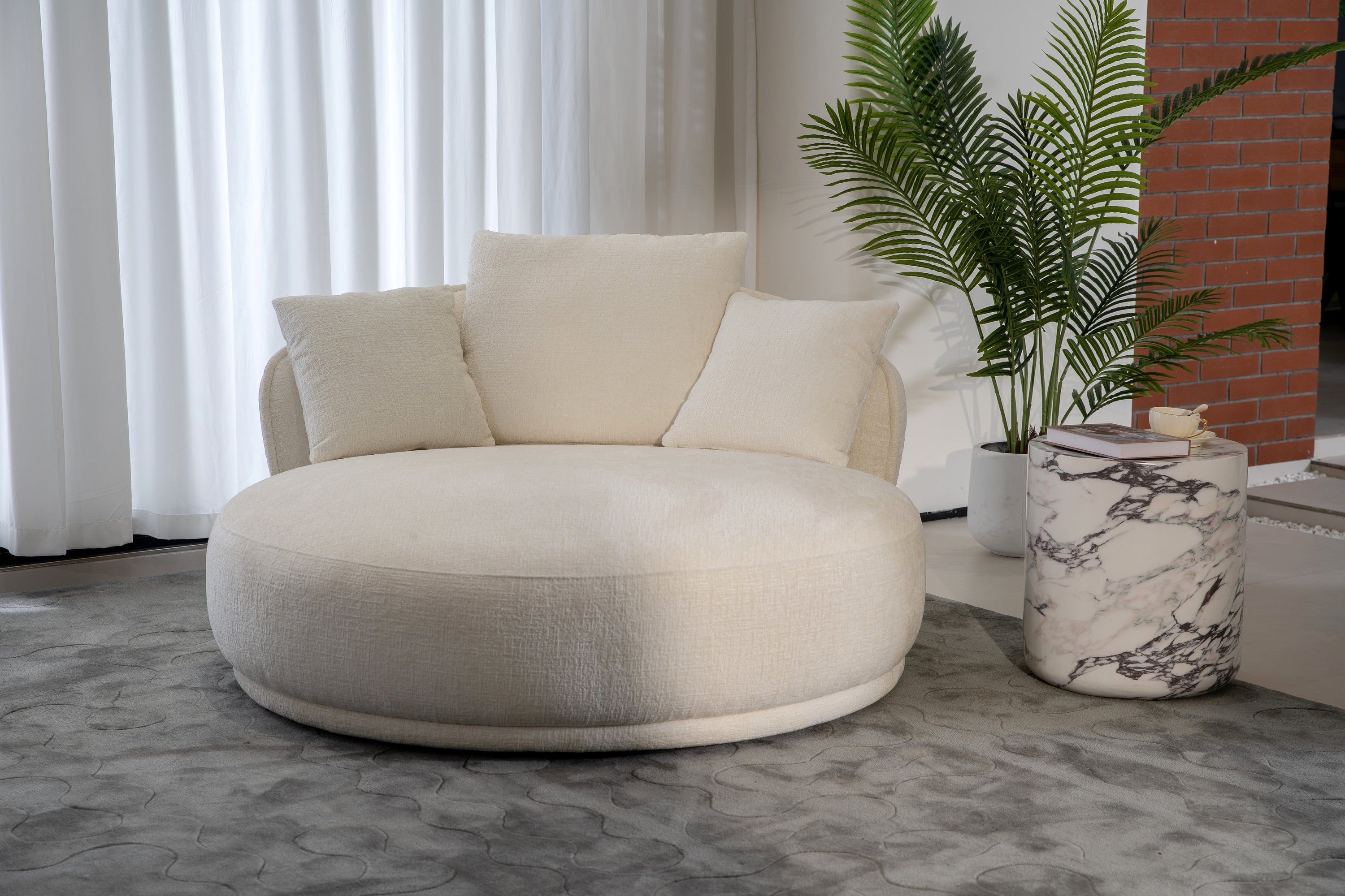 Love Seat / Daybed – Soft Curve Design