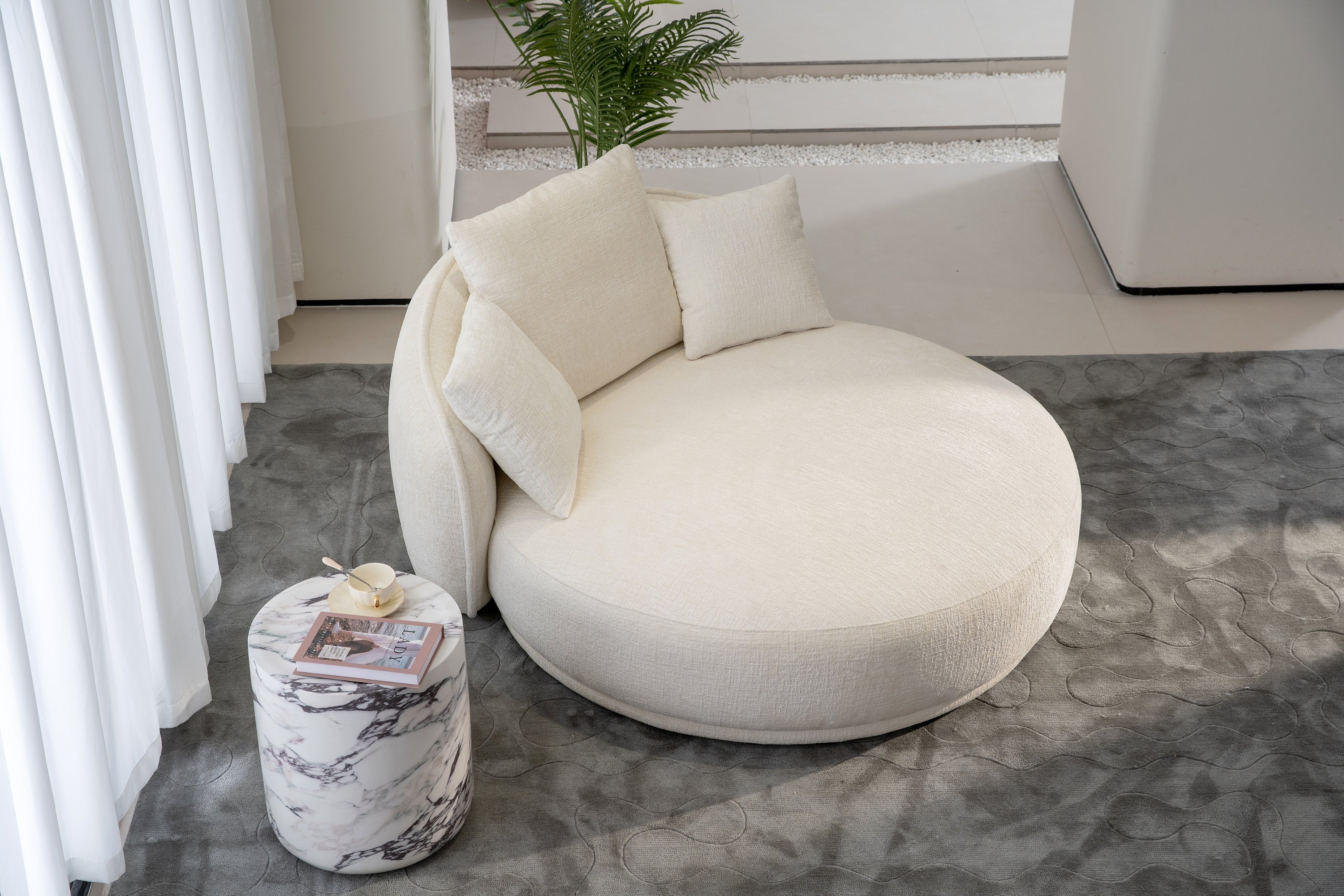 Love Seat / Daybed – Soft Curve Design