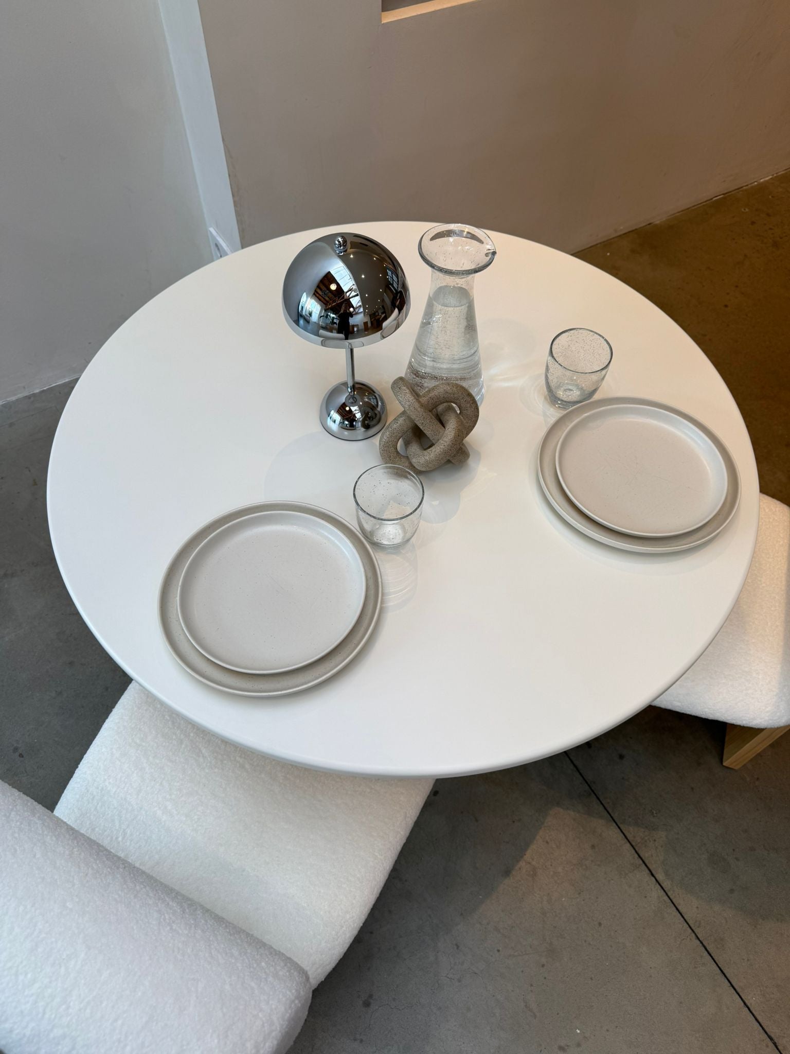 Japandi Ronde Eettafel – Betonlook Ivory